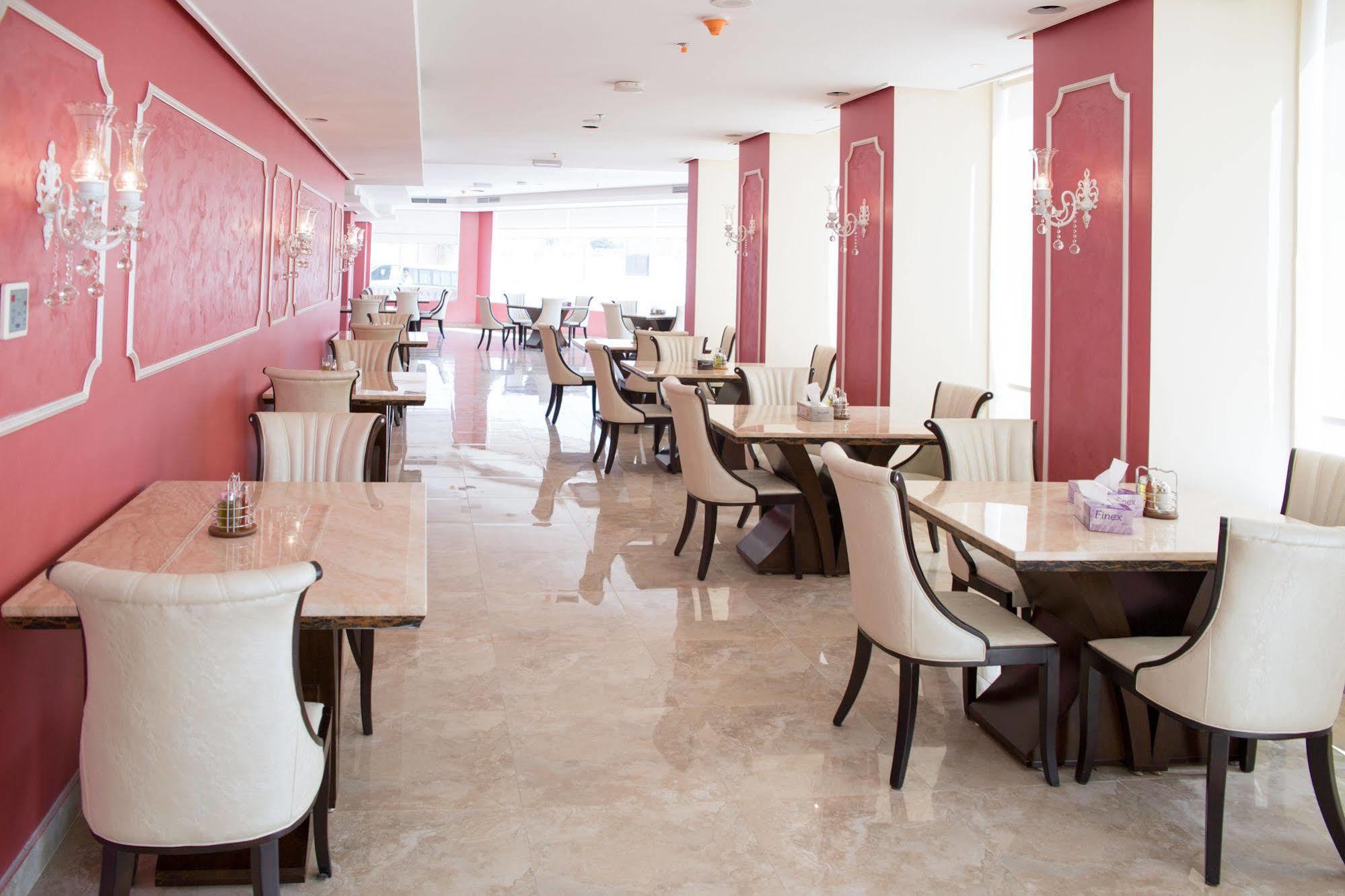 Adams Hotel Kuwait City Exterior foto