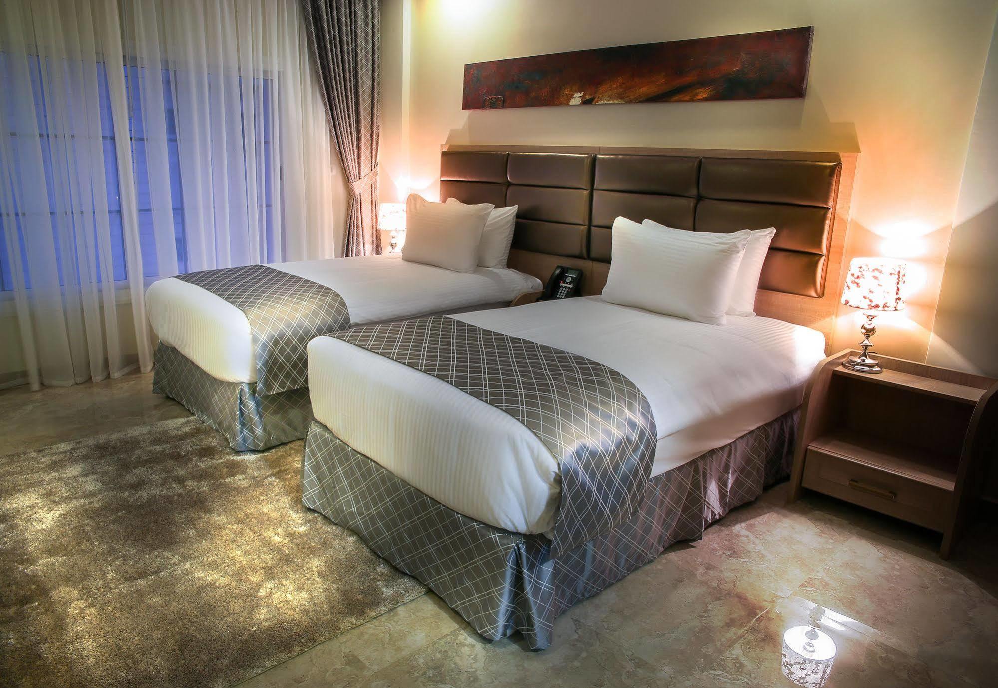 Adams Hotel Kuwait City Exterior foto